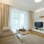 Imperial Apartments - Nautica